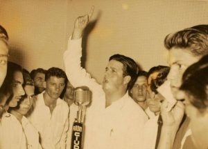 Asalto de amor a la historia Patria